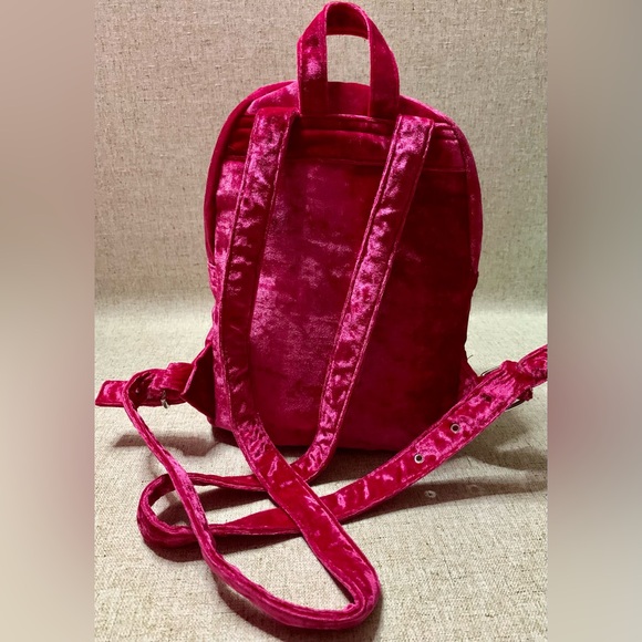 🎀Fuchsia backpack,velvet fabric. It is used, its condition is excellent.🎀#FORP - Picture 6 of 17